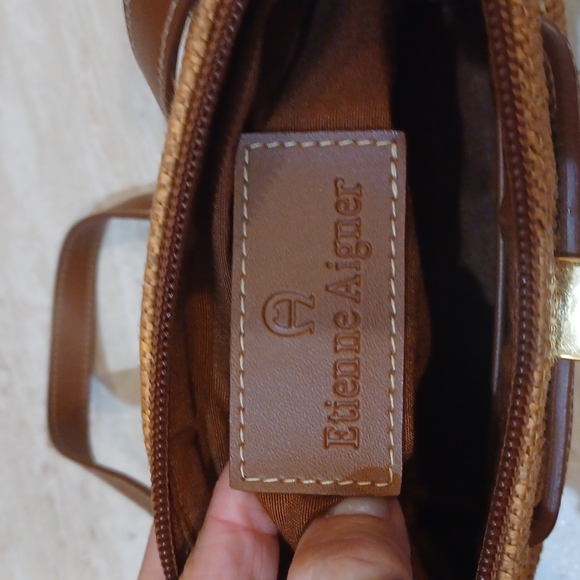 Gorgeous Etienne Aigner Mini Shoulder Bag - Picture 6 of 9